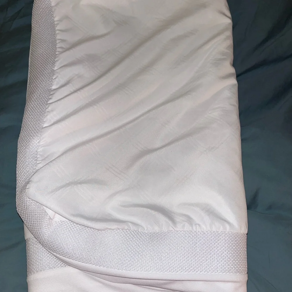 Dorm Ready! Luxurious Twin, Extra Long Fitted Mattress Cover